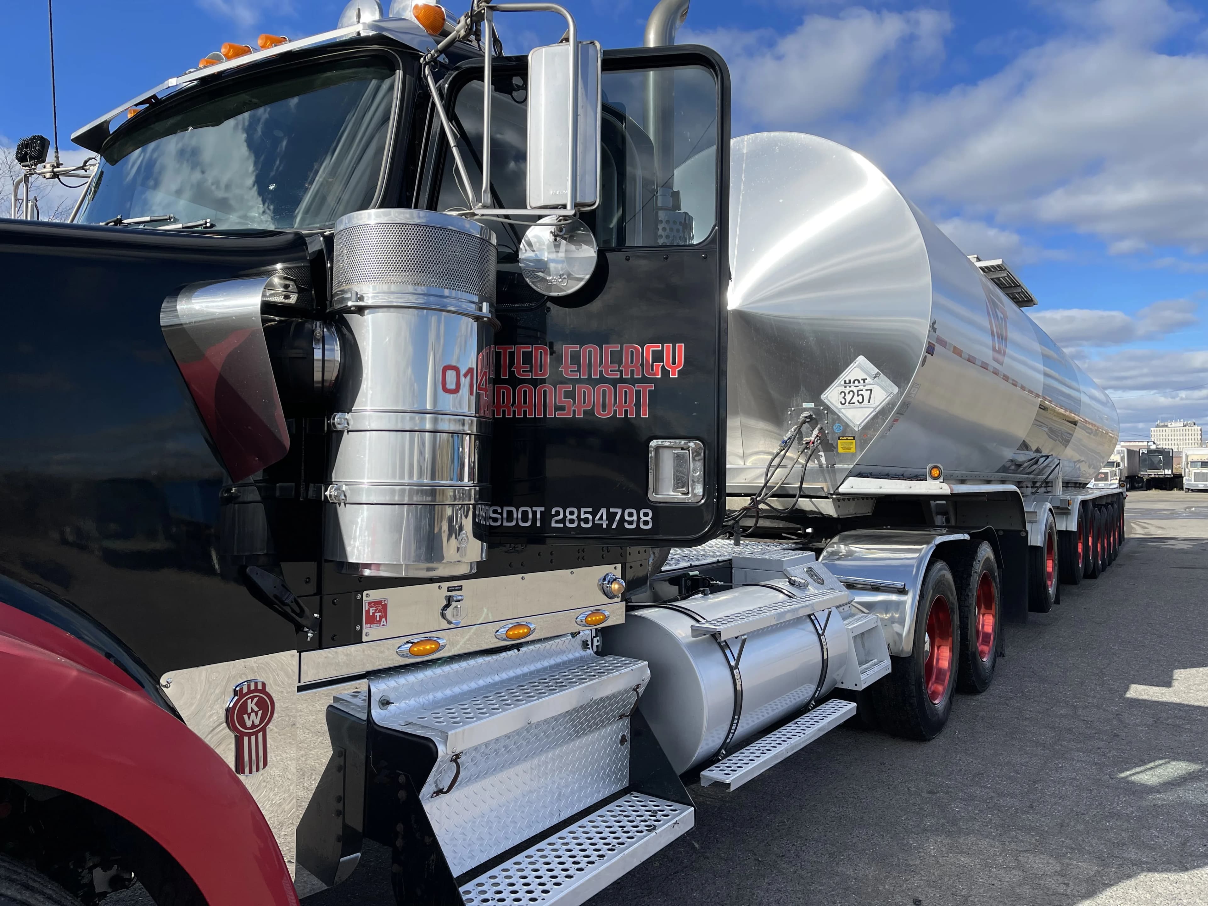 United Energy Transport — Logistics & hazmat transportation